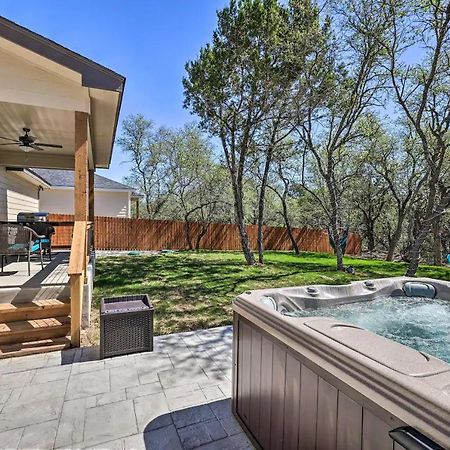 Convenient Cute Cottage Hot Tub Fire Pit Sleeps 6 Canyon Lake Luaran gambar