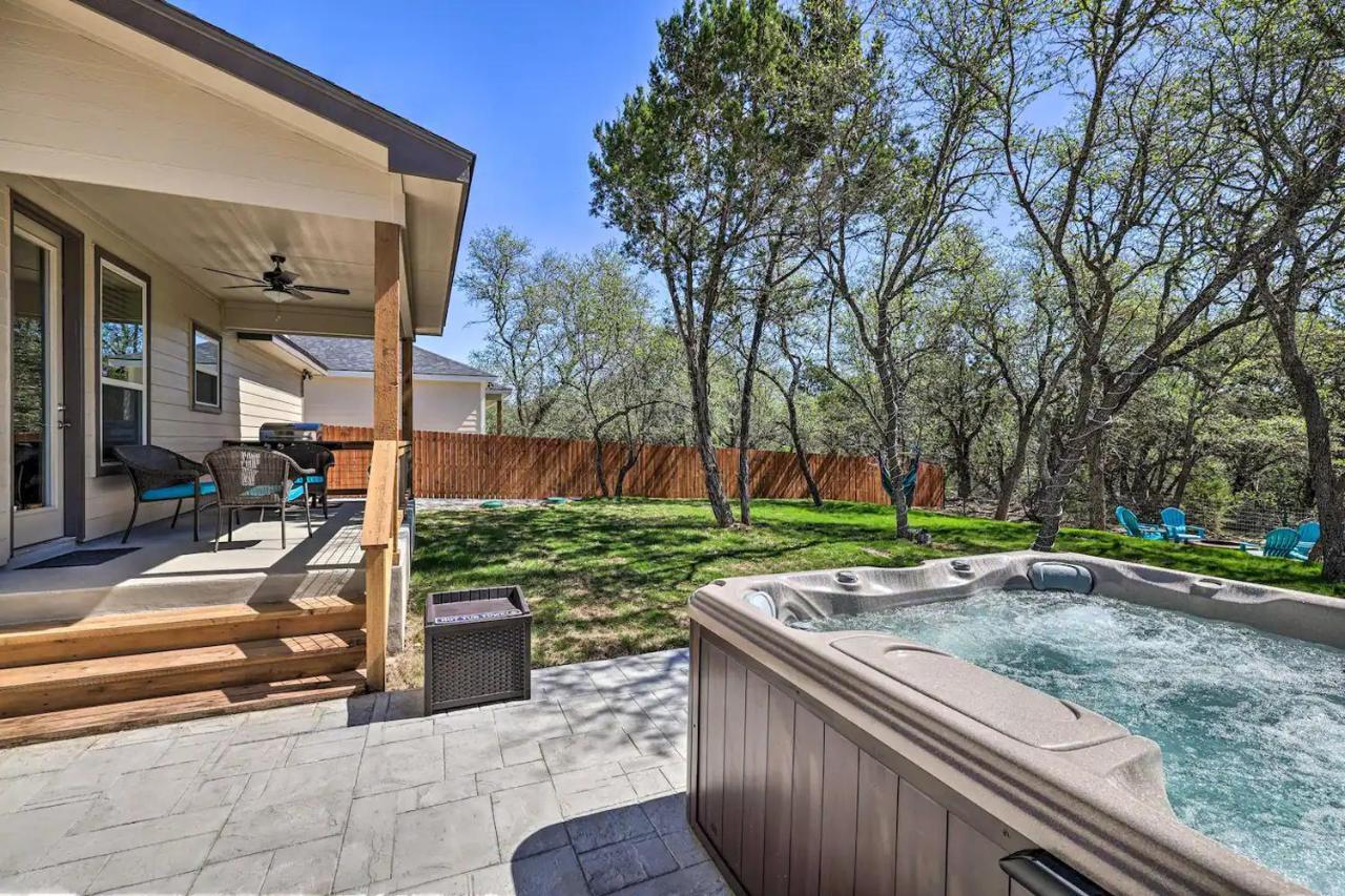 Convenient Cute Cottage Hot Tub Fire Pit Sleeps 6 Canyon Lake Luaran gambar